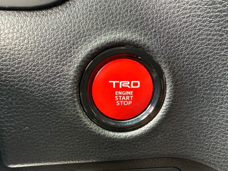 Toyota Tundra 4WD Vehicle Image 09