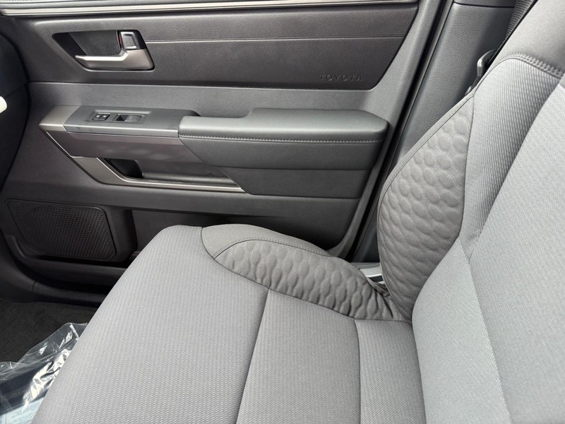 Toyota Tundra 4WD Vehicle Image 13