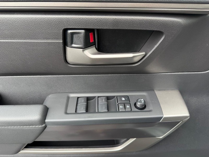 Toyota Tundra 4WD Vehicle Image 16