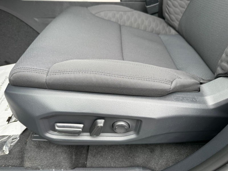 Toyota Tundra 4WD Vehicle Image 17