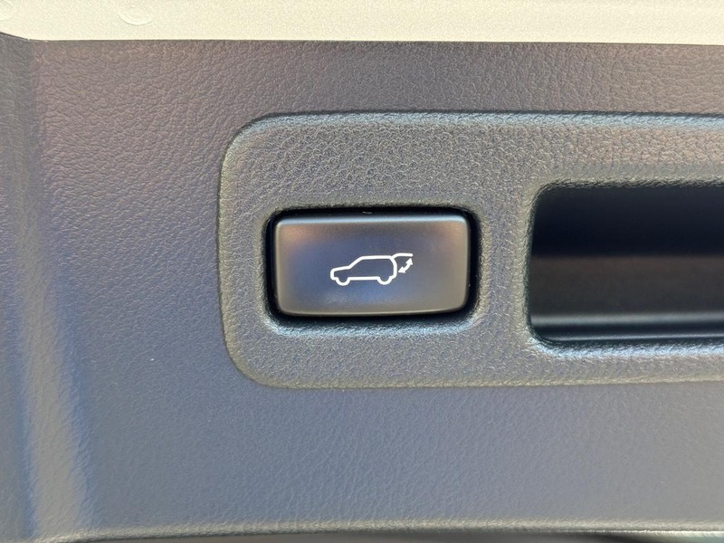 Lexus NX 200t Vehicle Image 08