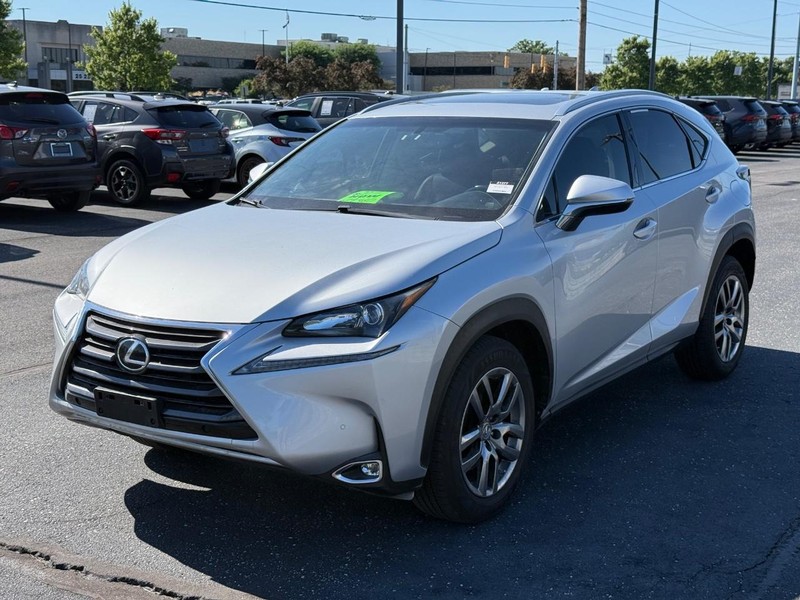 Lexus NX 200t Vehicle Image 09