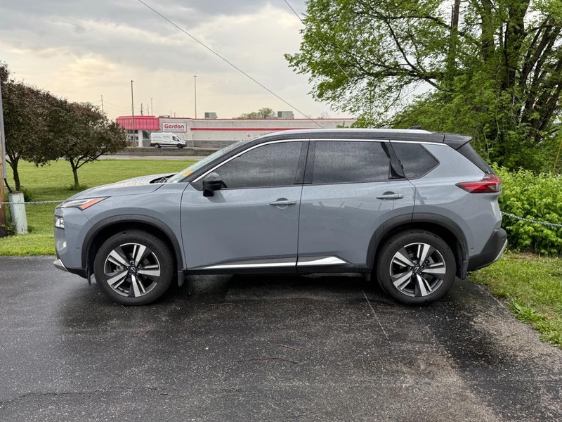Nissan Rogue Vehicle Image 03