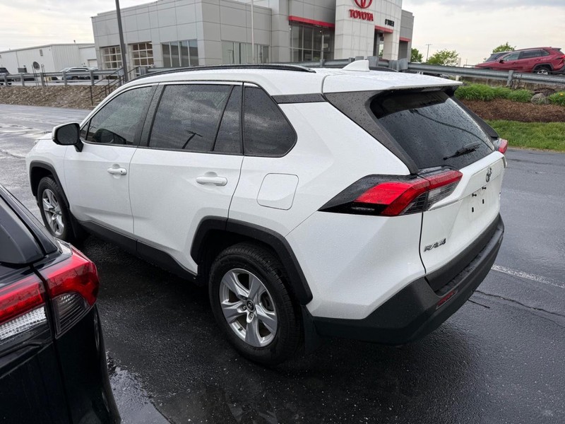 Toyota RAV4 Vehicle Image 03