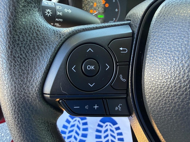 Toyota Corolla Vehicle Image 13