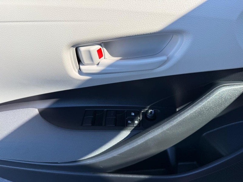 Toyota Corolla Vehicle Image 21