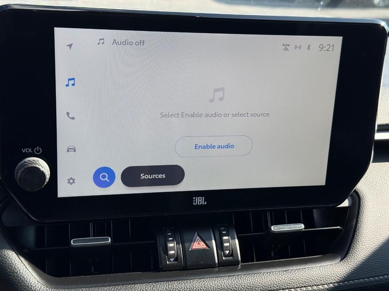 Toyota RAV4 Vehicle Full-screen Gallery Image 19