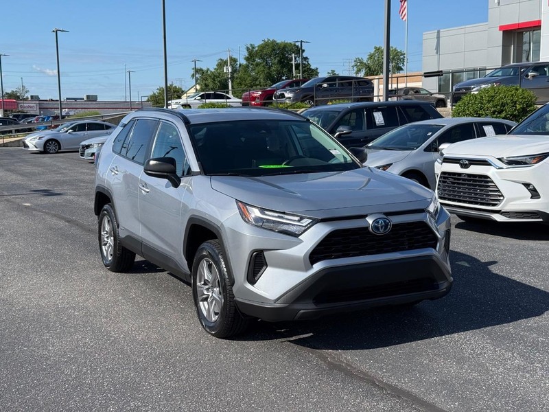 Toyota RAV4 Vehicle Full-screen Gallery Image 01