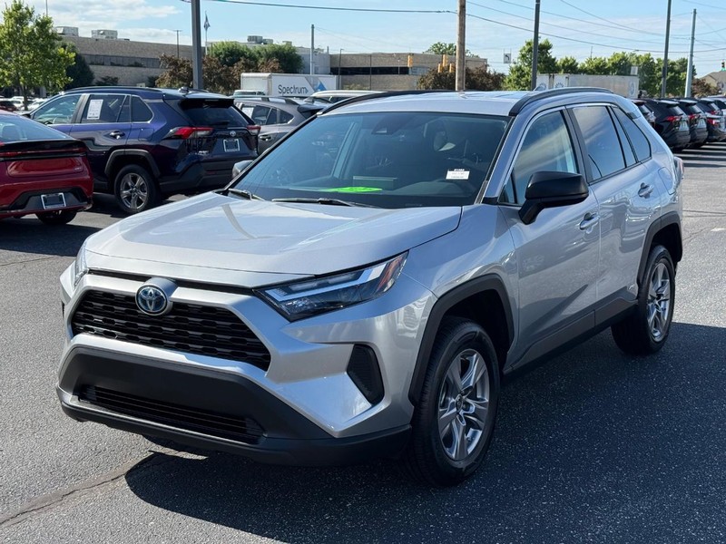 Toyota RAV4 Vehicle Full-screen Gallery Image 08
