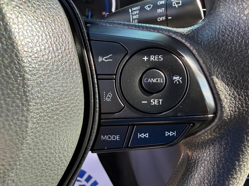 Toyota RAV4 Vehicle Full-screen Gallery Image 14