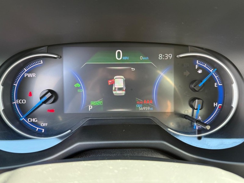 Toyota RAV4 Vehicle Full-screen Gallery Image 20