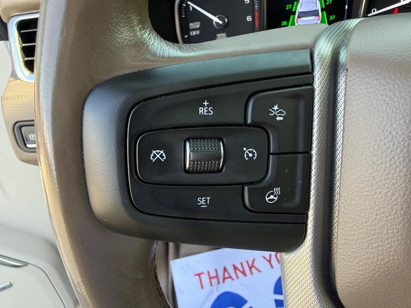 GMC Yukon Vehicle Full-screen Gallery Image 16