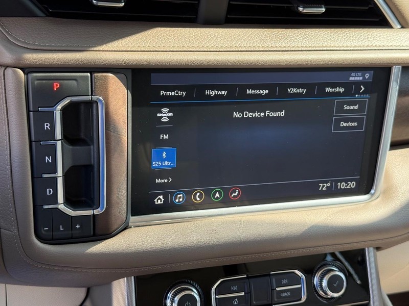 GMC Yukon Vehicle Full-screen Gallery Image 20