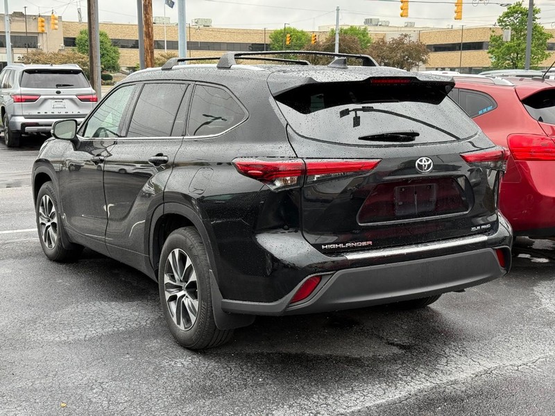 Toyota Highlander Vehicle Image 03