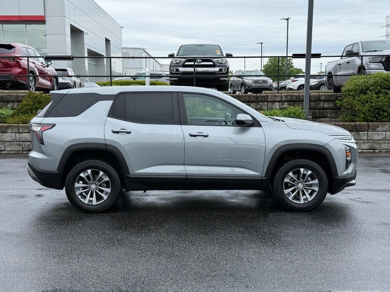 Chevrolet Equinox Vehicle Full-screen Gallery Image 02