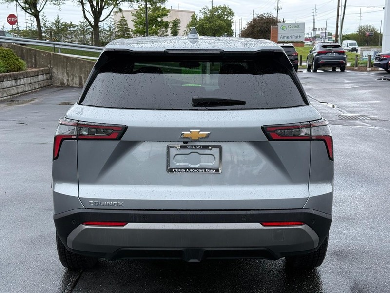 Chevrolet Equinox Vehicle Full-screen Gallery Image 04