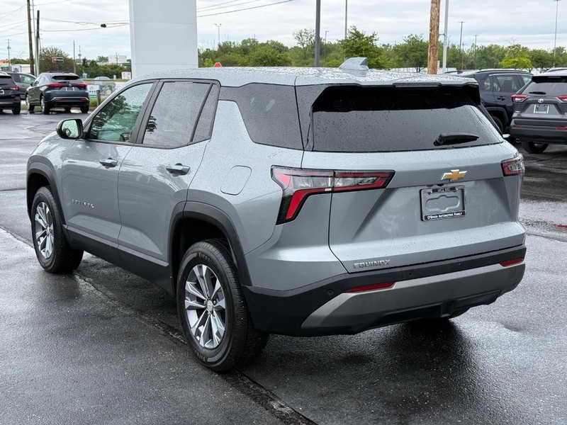 Chevrolet Equinox Vehicle Full-screen Gallery Image 05