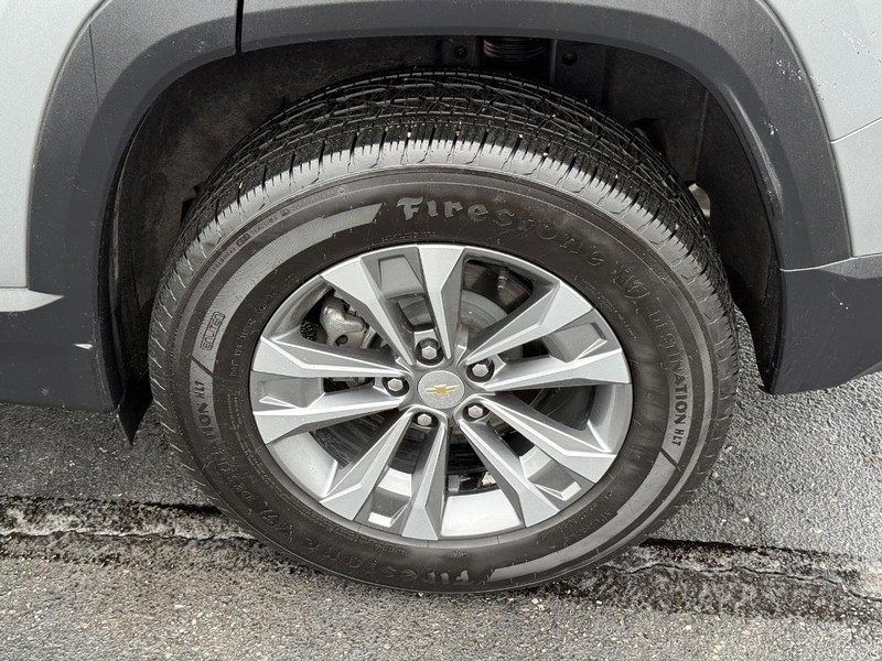 Chevrolet Equinox Vehicle Full-screen Gallery Image 06