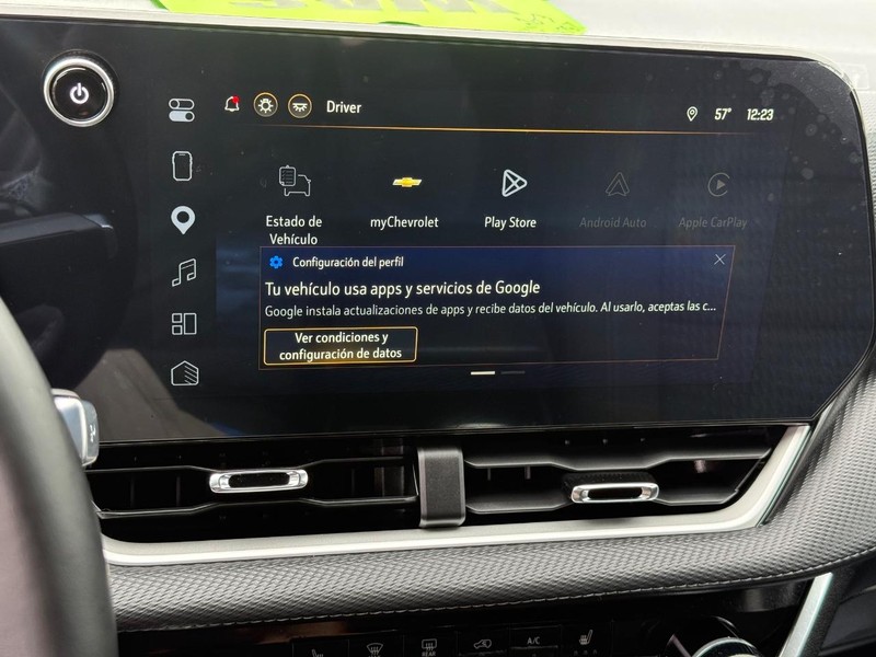 Chevrolet Equinox Vehicle Full-screen Gallery Image 16