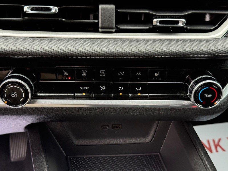 Chevrolet Equinox Vehicle Full-screen Gallery Image 18