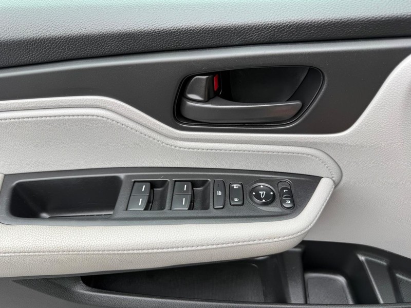 Honda Odyssey Vehicle Image 25