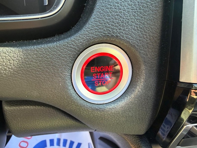 Honda CR-V Vehicle Image 16