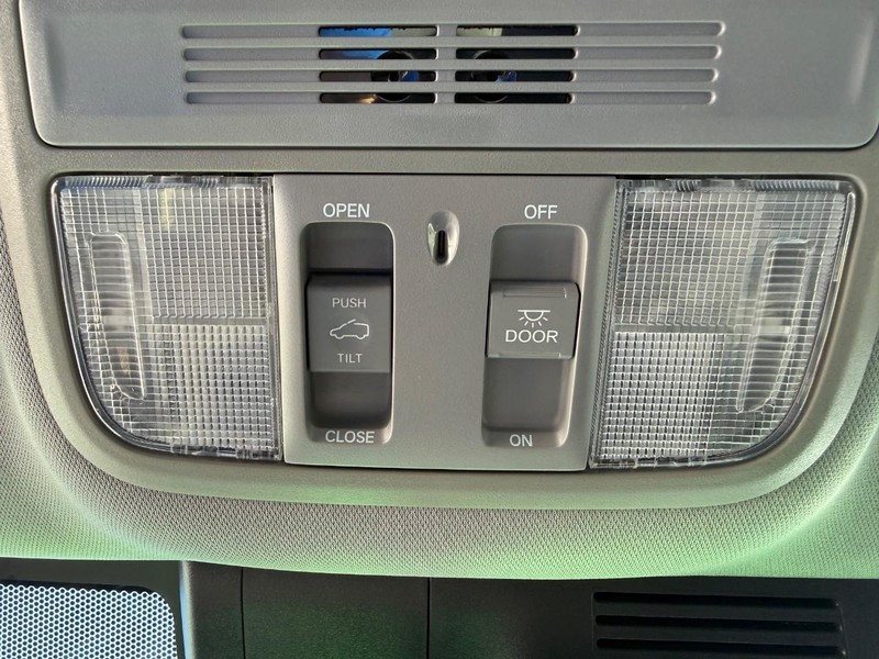 Honda CR-V Vehicle Image 22