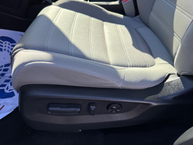 Honda CR-V Vehicle Image 26