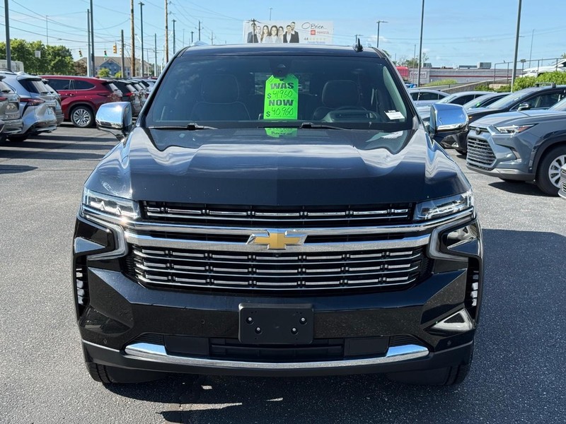 Chevrolet Suburban Vehicle Image 10