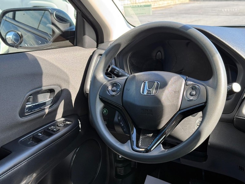 Honda HR-V Vehicle Image 12