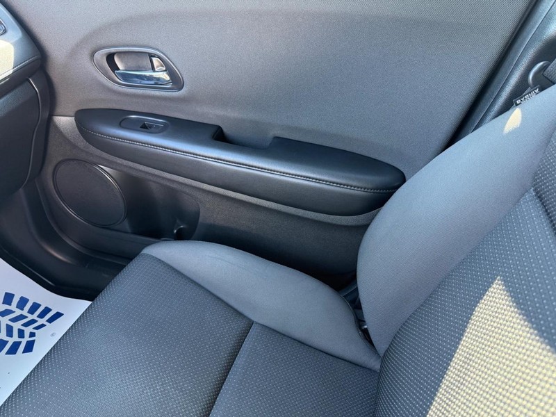 Honda HR-V Vehicle Image 19