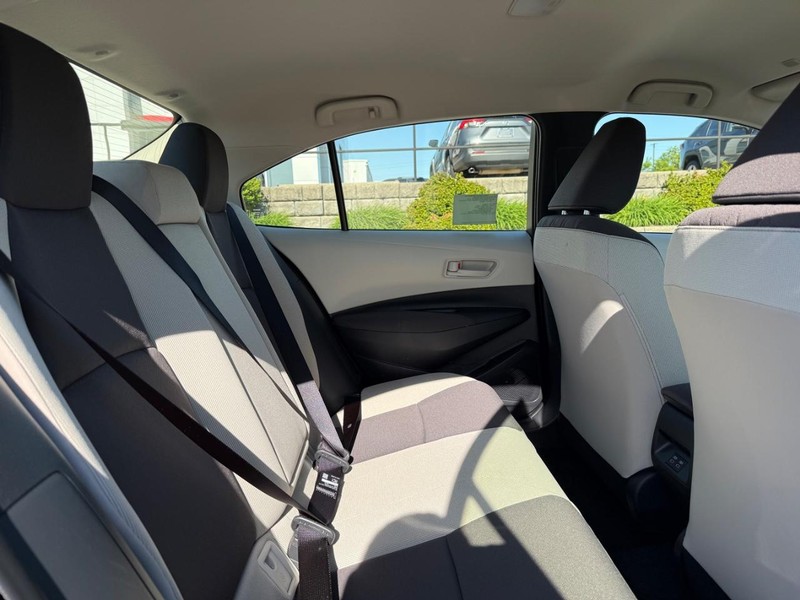 Toyota Corolla Vehicle Image 10