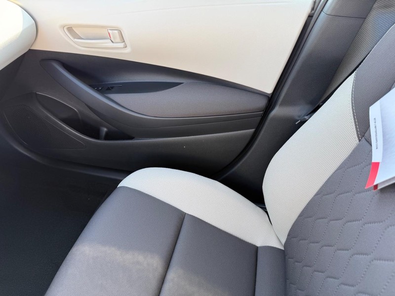 Toyota Corolla Vehicle Image 18