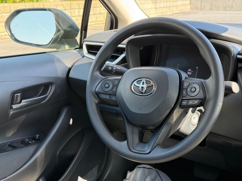 Toyota Corolla Vehicle Image 12