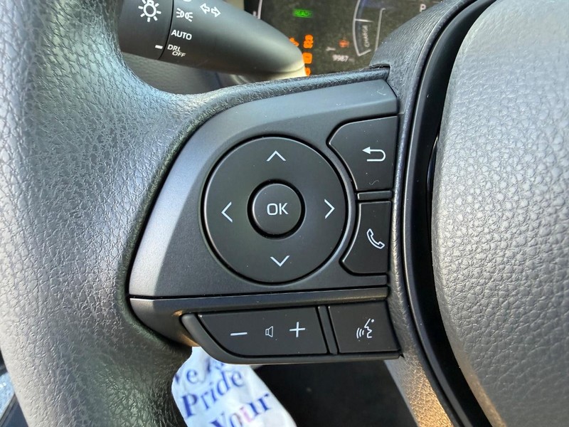 Toyota Corolla Vehicle Image 13