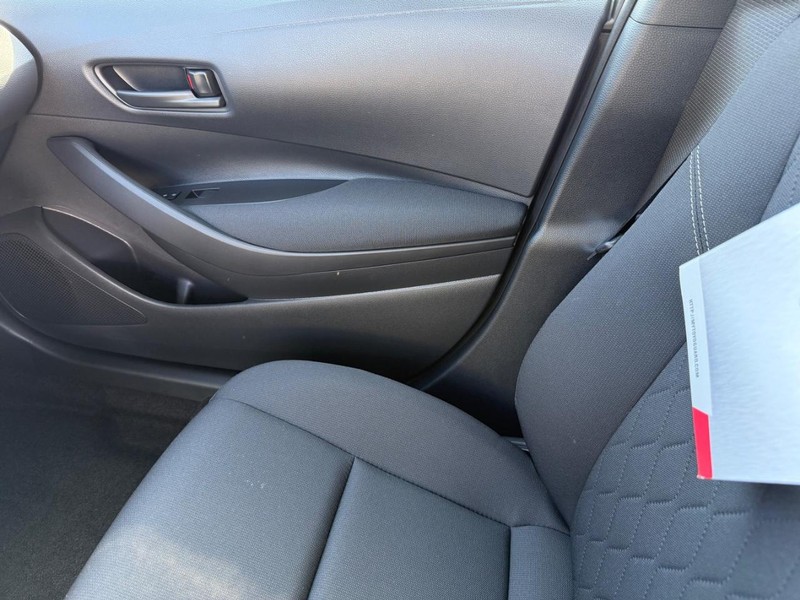 Toyota Corolla Vehicle Image 18