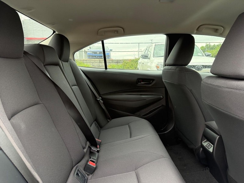 Toyota Corolla Vehicle Image 10