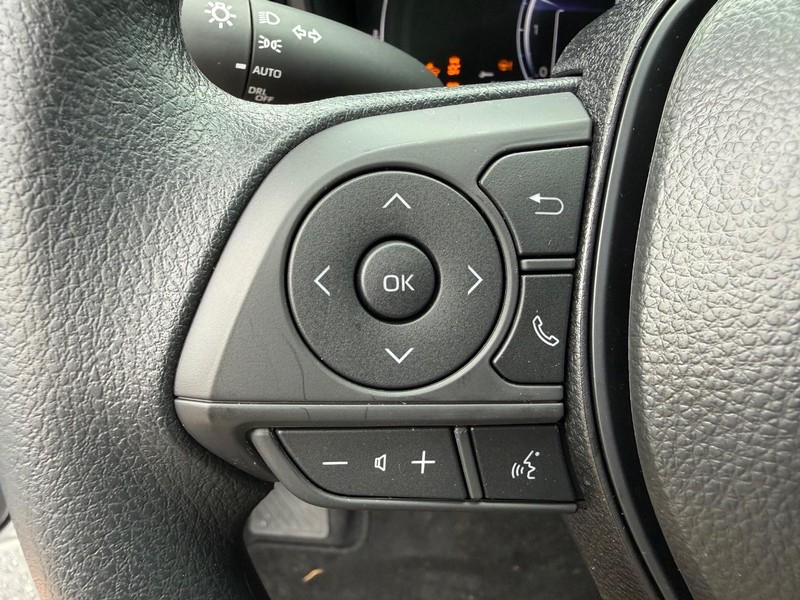 Toyota Corolla Vehicle Image 13
