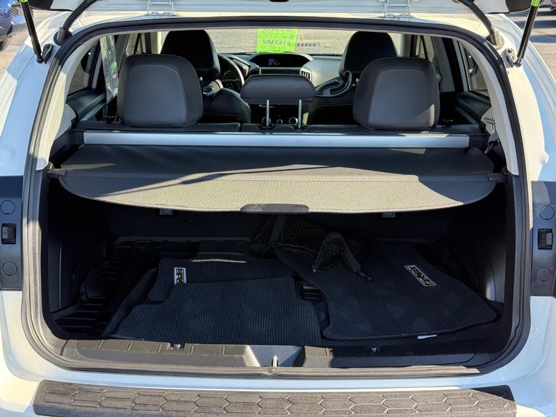 Subaru Crosstrek Vehicle Full-screen Gallery Image 07