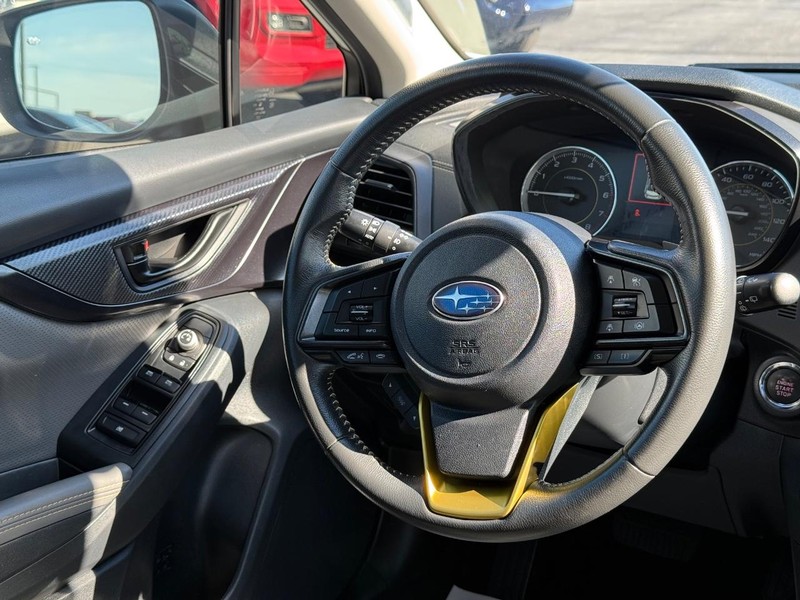 Subaru Crosstrek Vehicle Full-screen Gallery Image 13