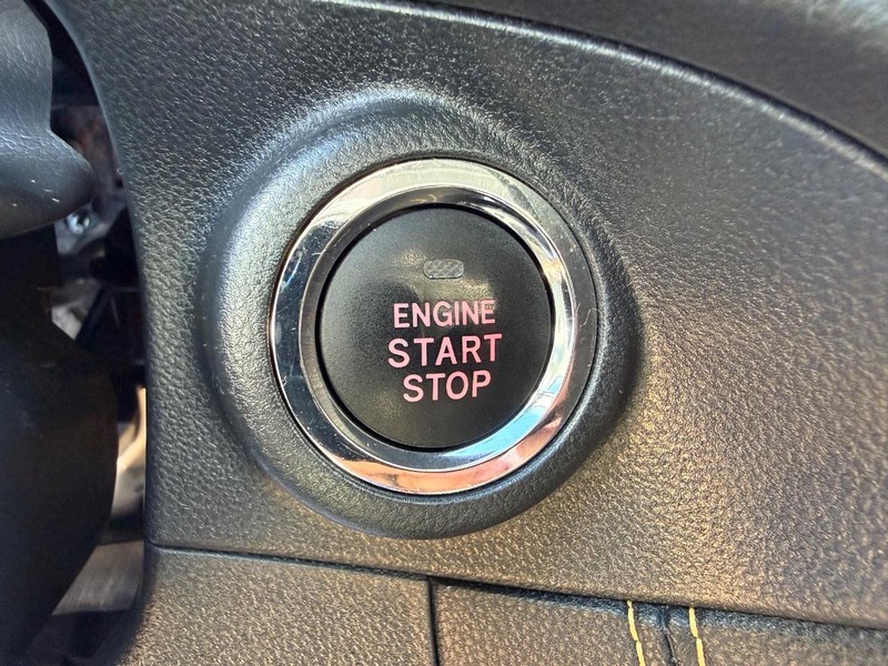 Subaru Crosstrek Vehicle Full-screen Gallery Image 17