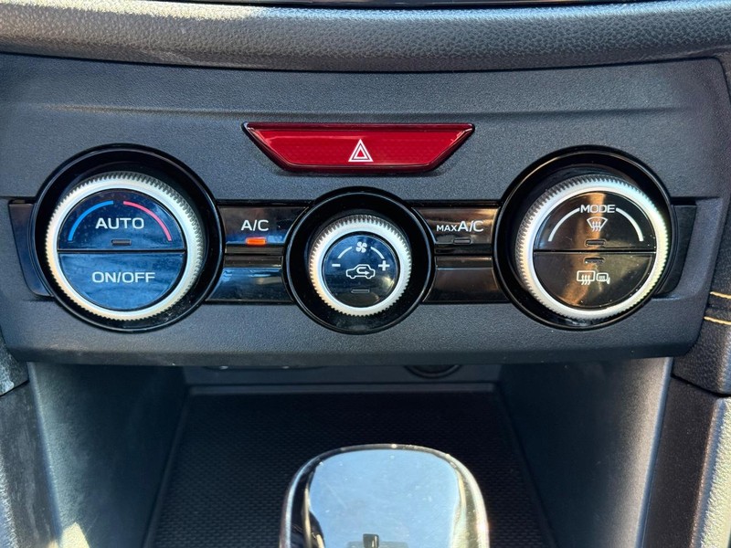 Subaru Crosstrek Vehicle Full-screen Gallery Image 20