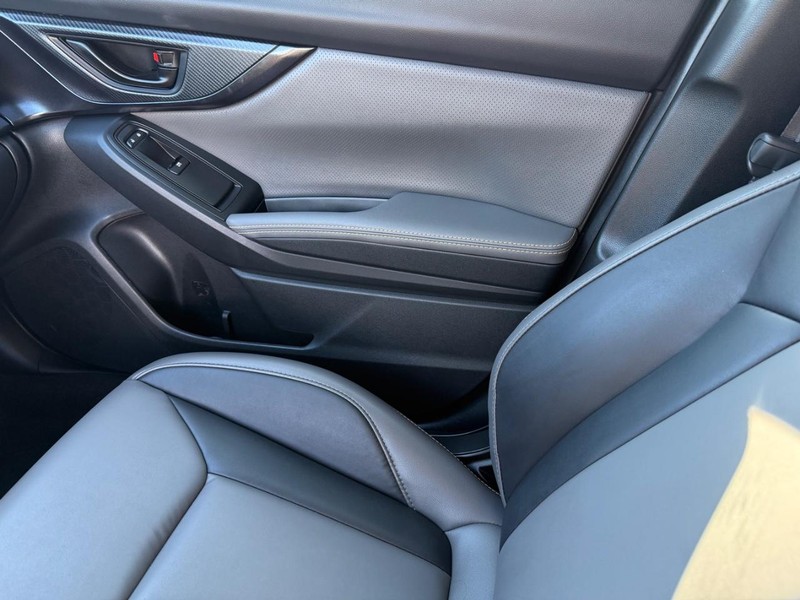 Subaru Crosstrek Vehicle Full-screen Gallery Image 22