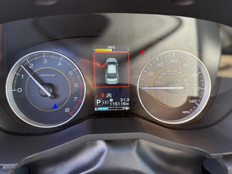 Subaru Crosstrek Vehicle Full-screen Gallery Image 24