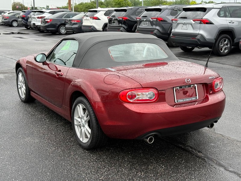 Mazda MX-5 Miata Vehicle Image 05