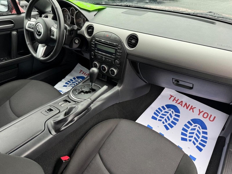 Mazda MX-5 Miata Vehicle Image 10