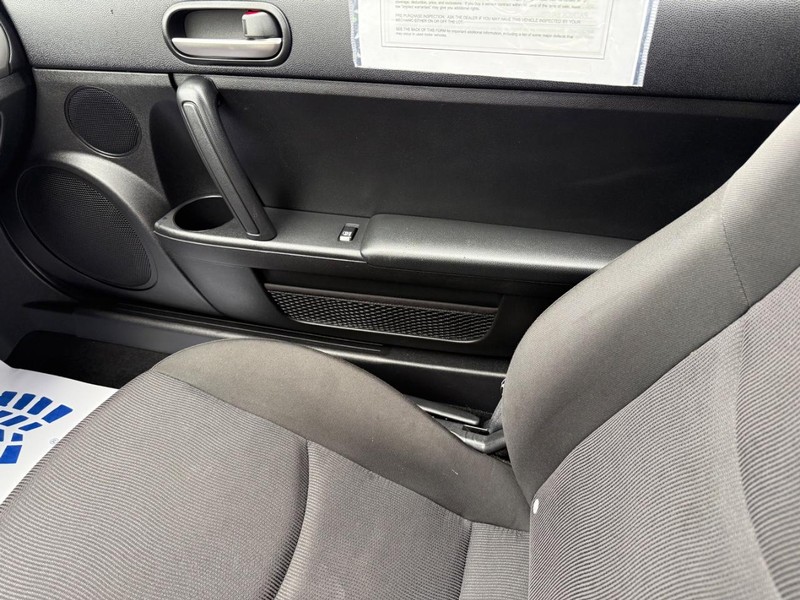 Mazda MX-5 Miata Vehicle Image 16