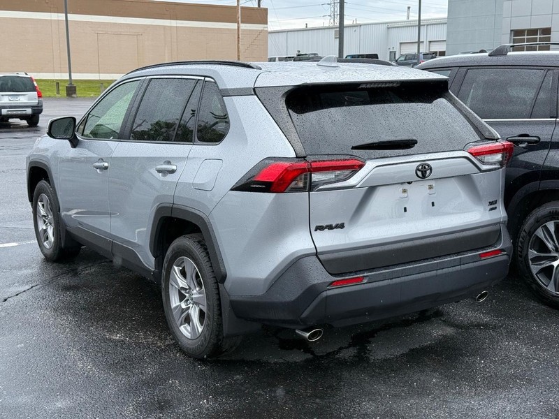 Toyota RAV4 Vehicle Image 03