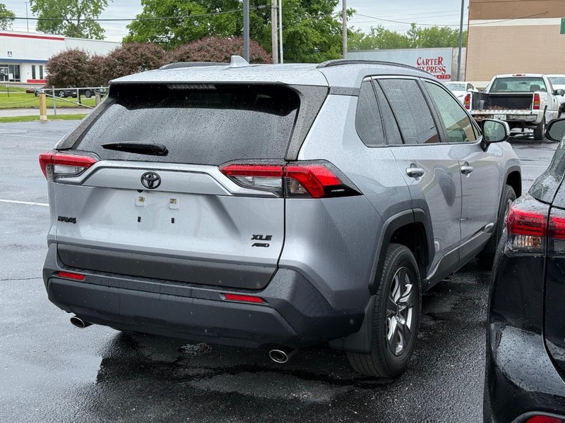 Toyota RAV4 Vehicle Image 04