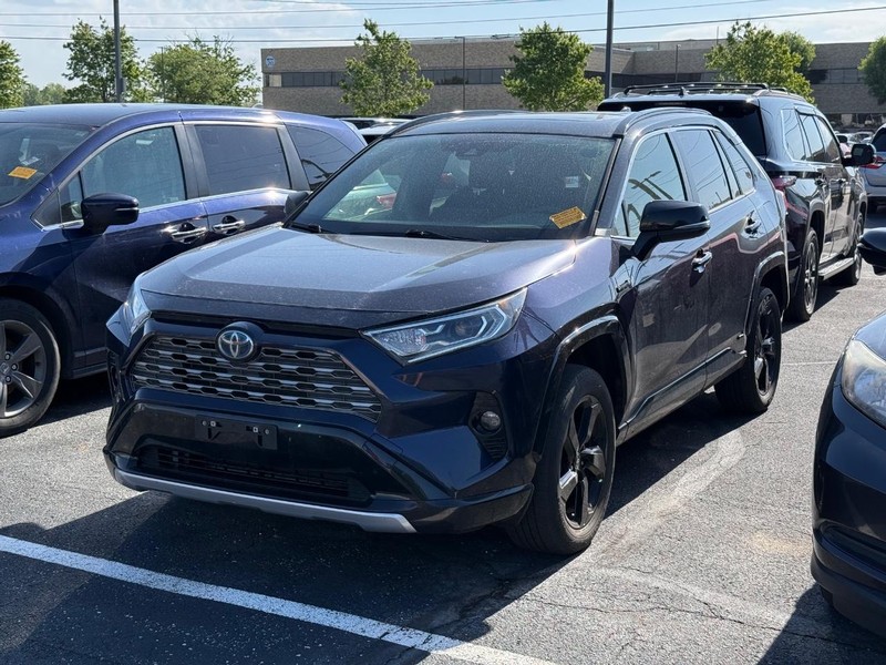 Toyota RAV4 Vehicle Image 02